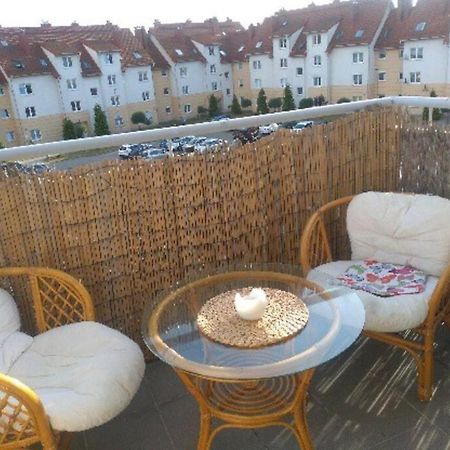 Jasne Czyste I Zadbane Mieszkanie Blisko Lotniska กดัญสก์ ภายนอก รูปภาพ