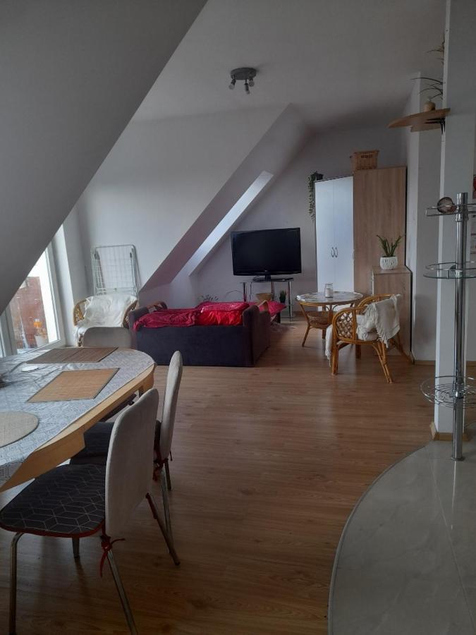 Jasne Czyste I Zadbane Mieszkanie Blisko Lotniska กดัญสก์ ภายนอก รูปภาพ